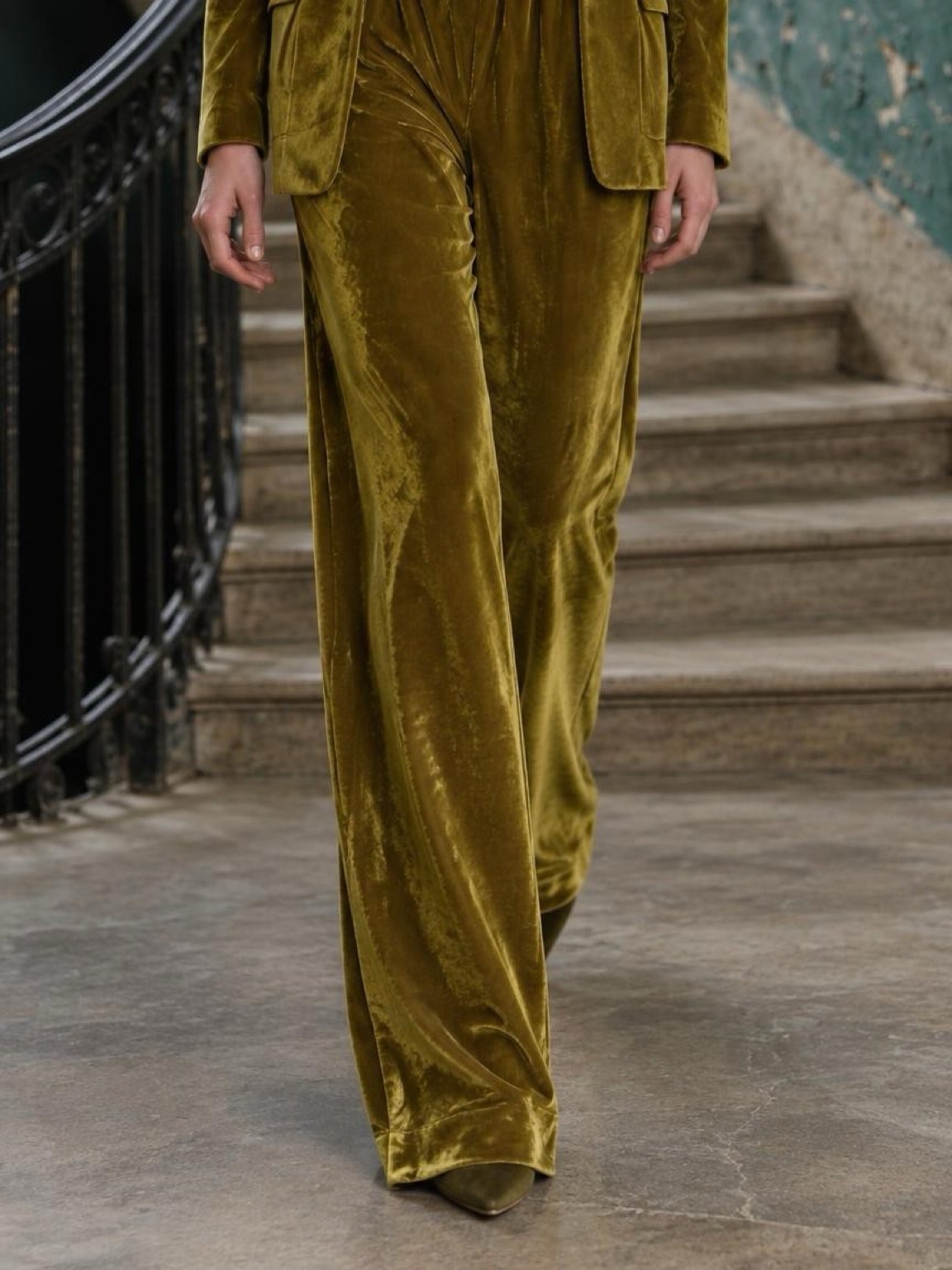 Velvet Suit, Olive Gold, photo 2 of 6