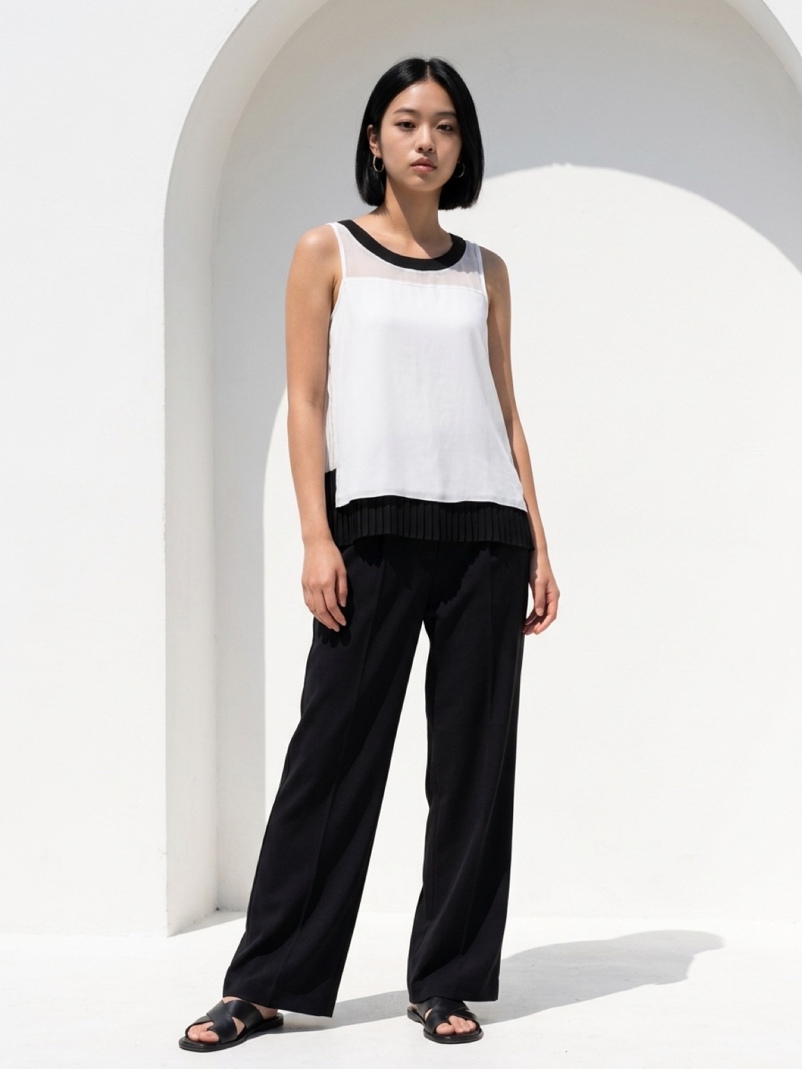 Pleated Shell, White and Black, photo 3 of 3